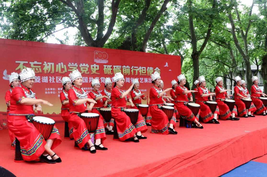测评大侠：哪个家用投影仪性价比高？超高性价比投影仪推荐